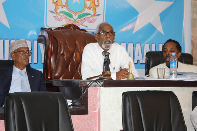 Kalfadhigii 8’aad ee barlamaanka dawladda federalka soomaaliya oo dib u dhac ku yimid.