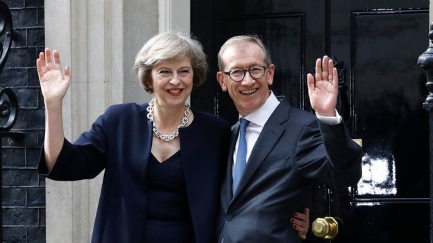 R/W Theresa May oo ku dhawaaqdey qaar kamid ah golaheeda wasiirada/yaa kamid ah?.