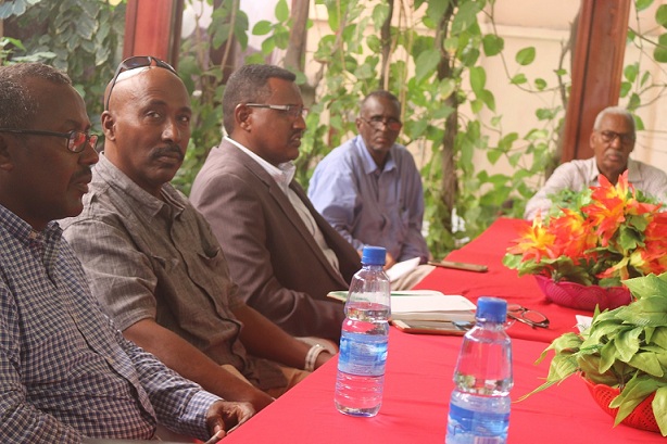 Xildhibaano Hore iyo Musharaxiin Kuraastoodii laga Musuq maasuqey oo sheegey in Maxkamadaha dalka iyo caalamiga ay hor geynayaa Gudiyada Dorashada.