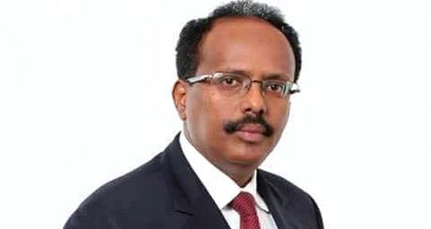 Maxamed C/llaahi Farmaajo m/weynaha Soomaaliya oo Boqol kun dollar u balan qaadey ciddii soo sheegta gaari Qarax sida.
