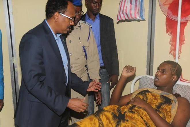 M/weynaha Soomaaliya Farmajo oo sheegey in uu Magdhaw ka bixin doono Khasaaraha Qaraxyada Al-shabaab.