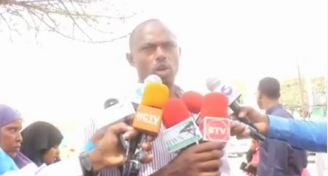 Caruur Hablo ah isla markaana Hargeysa wax ka baranayey dib loogu celiyey Dalalkii laga keeney iyo waalidiintoodii oo cabanaya aaminsana wax kale.