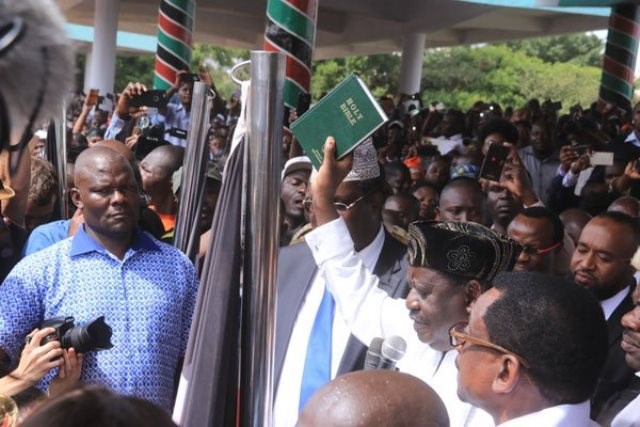 Hugaamiyaha Mucaaradka Dalka Kenya Rail Odinga oo loo Dhaariyey Madaxweynaha Dadka Dalka.