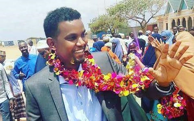 Kursigii Barlamaanka ee Kismaayo Lagu Qabtey Doorashadiisa oo uu ku Guuleystey Maxamuud Siraaji Walaalka Wasiirki Hore