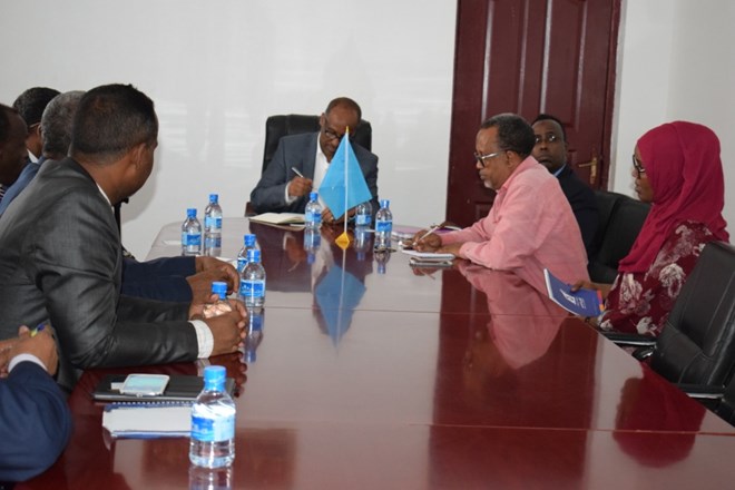 Madax Ka Socota Jaamacadda Africa ee Xarunteedu Tahey Dalka Suudaan oo Kulan La Qaatey Wasiirka Waxbarashada Hiddaha iyo Tacliinta Sare.