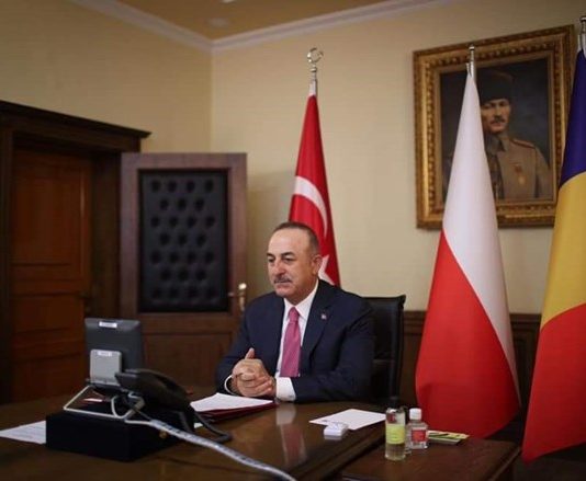 Turkiga Iyo Imaaraadka Carabta oo Midba Midka Kale Ku Eedeeyey In uu Argagixiso Taageero.