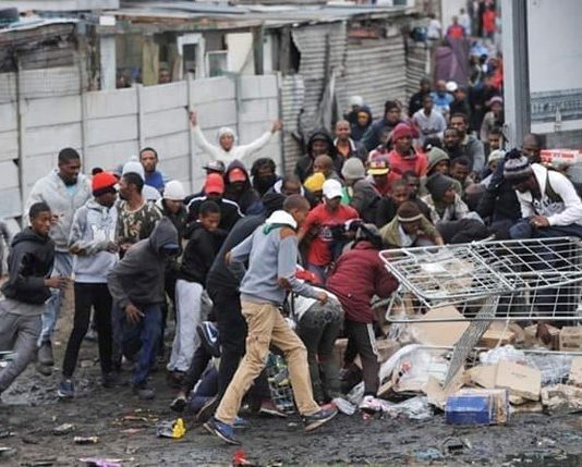 Dalka South Africa Magaalada Ceptown Dukaano Ku Yaal oo La Boobay