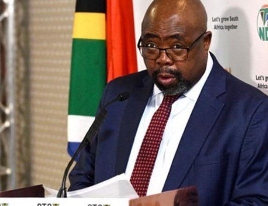 South Africa oo Wasiir Xukuumada Kamid ah Laga Helay Covid-19.
