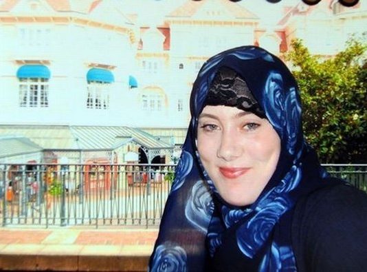 Haweeneey U Dhalatey Dalka UK oo ka Baxsatey Al-shabaab una Carartey Dalka Yemen.