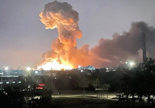 Dalka Ukraine oo Dalka Ruushku Dagaal Cirka iyo Dhulka ah uu ku Qaadey Meelo Badana kala Wareegay.