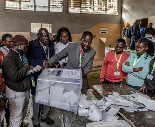 Akhbaaraadkii ugu Danbeeyey oo Kasoo baxaya Doorashada Ka Socota Dalka Deriska ah ee Jamhuuriyadda Kenya.
