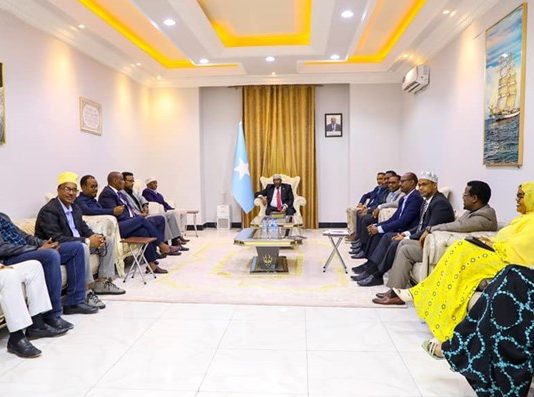 Murashaxiinta Mucaaradka K/galbeed iyo Gudoomiyaha Golaha Shacabka Aadan Madoobe oo Isfaham Gaarey.