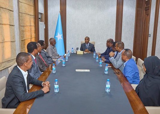 Guddi Doorasho kmg ah oo uu Maata Magacaabey R/wasaare Xamze Cabdi Barre iyo waxa ay Qabanayaan.