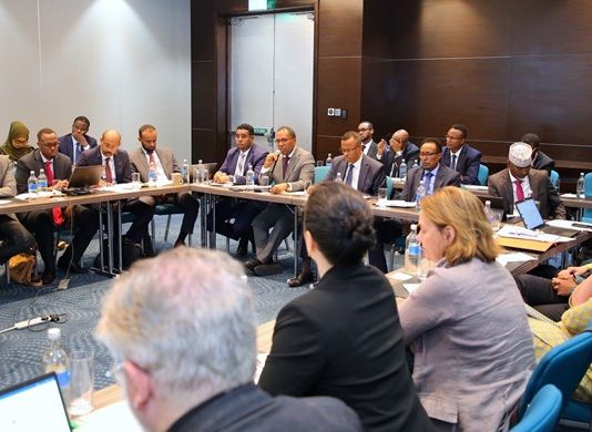 Bangiga Adduunka iyo Wasaaradda Maaliyada Soomaaliya oo Shir uga Furmey Magaalada Nairobi ee Dalka Kenya.