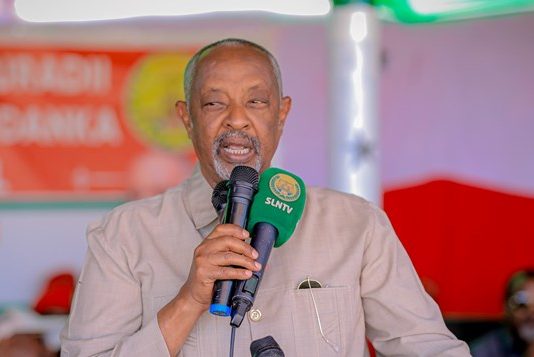 Wasiirka Arrimaha Gudaha Somaliland Maxamed Kaahin oo Sheegay in aan Amniga Laascaanood Cidna Lagu Haleyn Doonin.