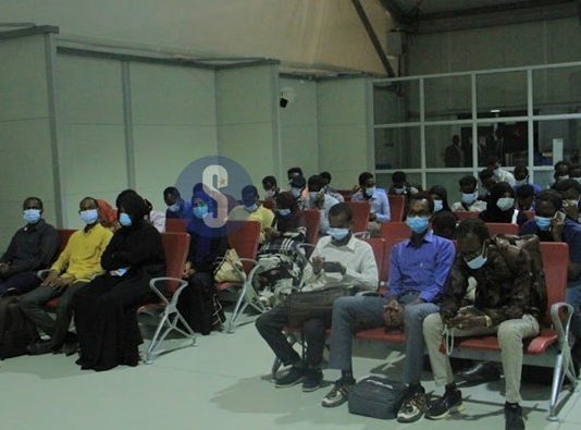 Ardey u Dhashey Kenyaan iyo Soomaali oo Dawladda Kenya Kasoo Daadgureysay Dalka Sudan.