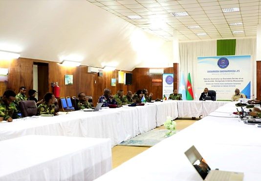 Shir ka Socdey Muqdisho Loogana Hadlayey Dagaalka Al-shabaab oo ay kusoo biireen Saraakiil ka Socda Dalalka Ethiopia,Kenya iyo Djabuti.