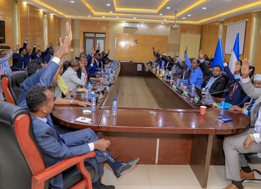Golaha Xukuumadda Puntland oo Ansixiyey in La Kordhiyo Axzaabta Siyaasadda.