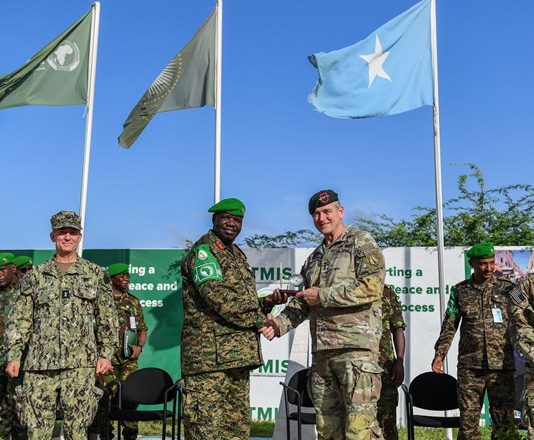 Ciidamada ATMIS iyo Mareykanka oo kawada Hadley Ammaanka Soomaaliya.
