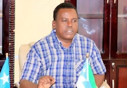 Gudoomiyihii Gobolka Gedo oo ku Dhawaaqey in uu Yahey M/weynaha Jubaland.