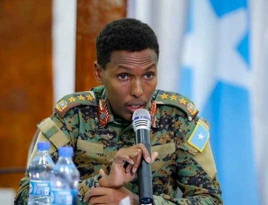 Taliyihii Hore ee Ciidanka Xoogga Gen. Odawaa Yuusuf Raage oo Ka Hadley Xil ka Qaadista Lagu Sameeyey.