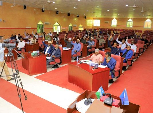 Habka Lagu Soo Dooran Jirey M/weynaha iyo Kuxigeenkiisa oo Barlamaanka Puntland Bedelayo