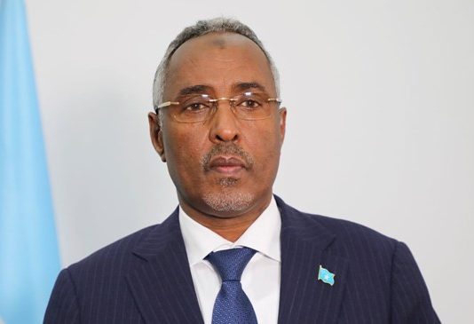 Warar Sheegayey in uu Iscasilay Wasiirka Arrimaha Degedda Soomaaliya oo uu Wasiir Haruuse Beeniyey.