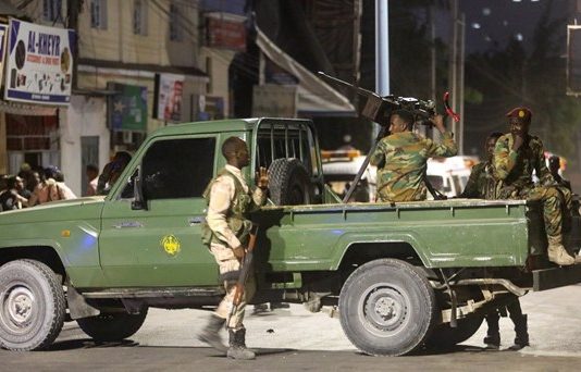 Ciidamada Dowladda oo ku dagaalamay Magaalada Muqdisho iyo sababta loo dagaalamay?