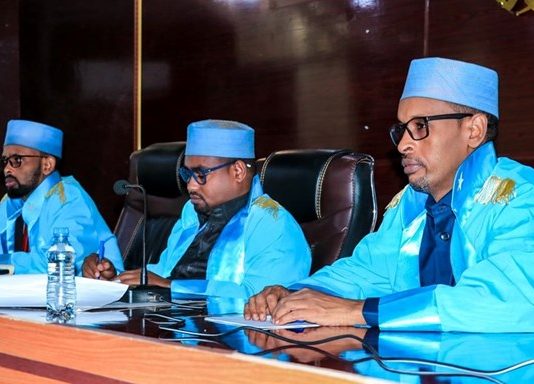 Officials held for corruption were sentenced by the Banadir Regional Court.