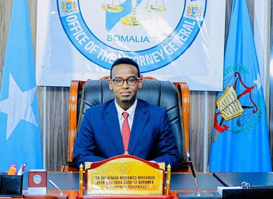 Xafiiska Xeer ilaalinta Qaranka oo Saraakiil Cusub Dacwad Musuq Maasuq kusoo Oogey.