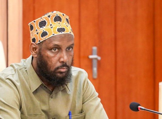 Muqtaar Roobow Wasiirka Awqaafta iyo Arrimaha Diinta oo Soo Jeediyey Talaabooyin uu sheegay in Al-shabaab Lagu Soo Afjari karo.