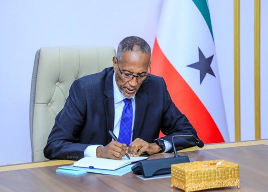 Madaxweyne Muuse Biixi Cabdi oo isku Shaandheyn ku Sameeyey Qaar Kamid ah Xukuumadda Somaliland.
