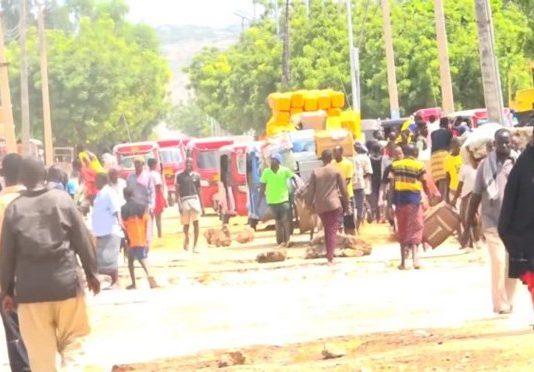 Barakacayaashii Degmada Beledweyne ee Ka Qaxey Fatahaadda Webiga oo Dib ugu Laabanaya Guryahoodi.