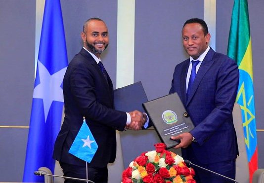 Heshiis La Xiriira Difaaca Xasiloonida Gobolka oo Soomaaliya iyo Ethiopia kala Saxiixdeen.