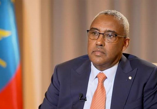 Wasiirkii Arrimaha Debedda Ahaana R/wasaare kuxigeen Demeke Mekonnon oo Is Casilay.