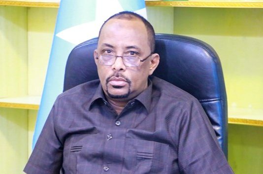 Gudoomiyihii Gudiga Xalinta iyo Khilaafaadka Barlamanka Puntland oo Deni ku eedeeyey in uu Boobey Xubnaha Cusub.