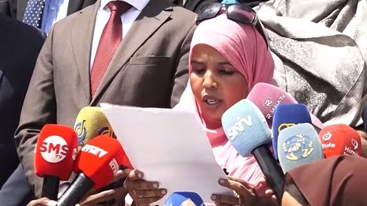 Daawo: Qaar Kamid ah Xildhibaanada Barlamaanka Federalka oo Codsadey in Xukuumaddu keento Heshiisyada ay La Gashey Dalal Kale.