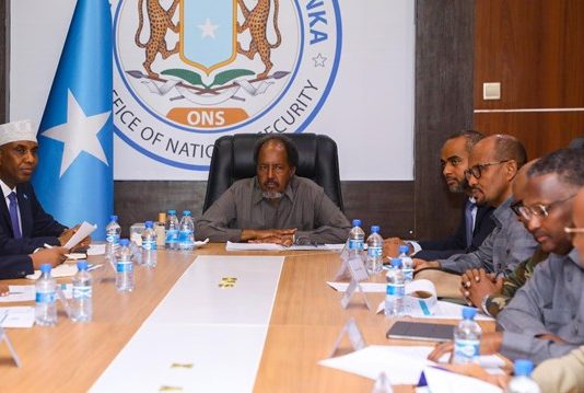 Golaha Amniga Qaranka oo Madaxweyne Xasan Sheekh Shir Gudoomiyey Arrimo Amnina Looga Hadley.