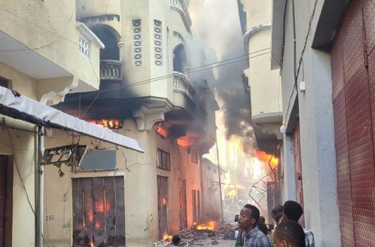 Qaraxyo iyo Dab Gilgilay Goobo Ganacsi oo Ku Yaal Suuqa Bakaaraha ee Magaalada Muqdisho.