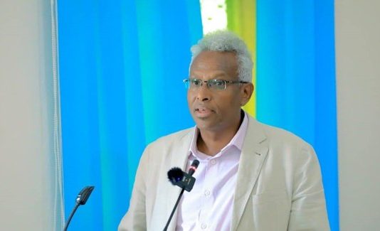 Wasiirka Gudaha Puntland Juxa oo Sheegay in Xisaabihii Hay’ado Mashaariic Fulin jirey ay Maranyihiin.