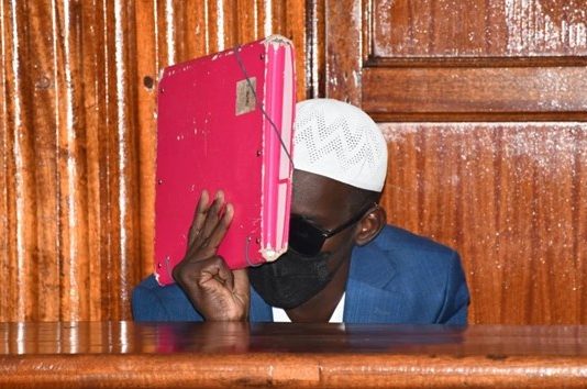 Maxkamad Ku Taal Dalka Kenya oo uu ka soo Muuqdey Nin La Sheegay in uu Daacish ka Samaynayo Gudaha Kenya.