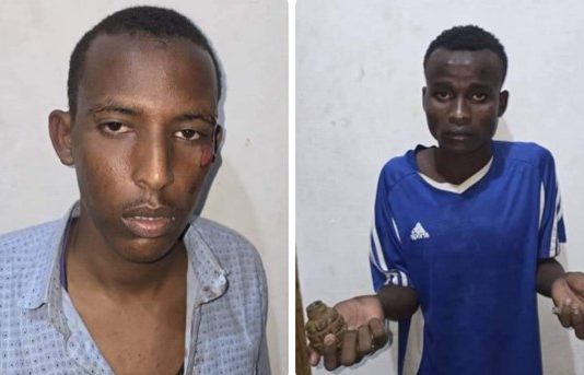 Ciidanka Nabadsugidda iyo Sirdoonka NISA oo Qabtey Labo Nin Ka Tirsanaa Al-shabaab.