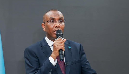 Barlamaankii 10’aad oo Ra’iisal Wasaare Xamze Ku Sheegay Kuwo Laaluush Qaatayaal ahaa.