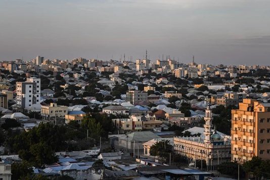 Nin Dil Bareer ah u Geystay Xaas ay Kala Tageen oo Booliska Gobolka Banaadir Gacanta Ku Dhigeen.