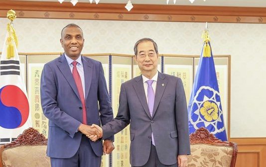 The prime ministers of Somalia and South Korea held a meeting in Seoul.