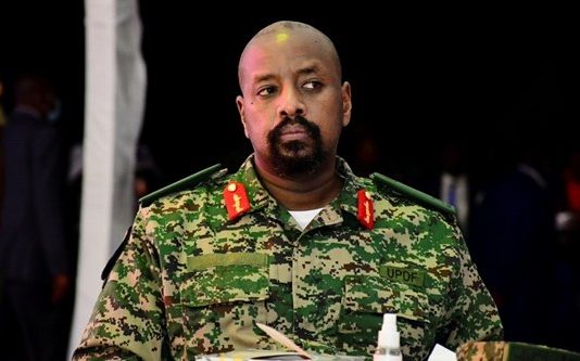 Magdhaw gaaraya 100 Billion oo Uganda ka Dalbatey Dalka Mareykanka Askar uga dhimatey Soomaaliya.