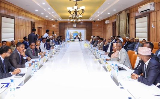 Shirkii Golaha Xukuumadda Federalka oo Shacabka Soomaaliyeed Loogu Baaqay in si wadajira Qarannimada loo Difaaco.