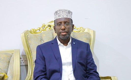 Madaxweynihii Hore Sh Shariif oo Dhaliilay Sida Dawladda Federalku u Wajahdey Damaca Ethiopia.
