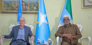 Madaxweynaha Jubaland Axmed Madoobe iyo Wakiilka Qaramada Midoobey James Swan oo Kulan Yeeshay.