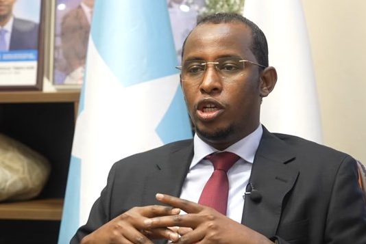 Hay’adda NIRA ee Diiwaangelinta Muwaadiniinta Soomaaliyeed oo ka Hadashey hadal hayn ka Dhalatay Daabacadda Kaarka.